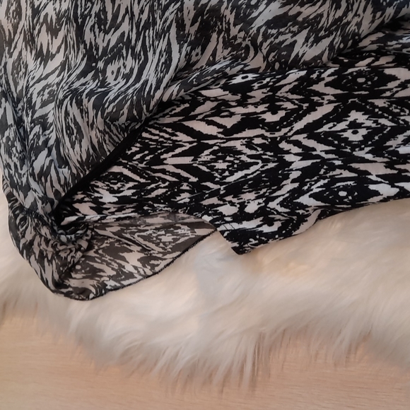 Top - Picture 3 of 6